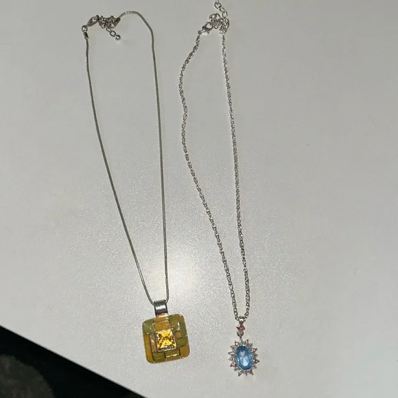 Bundle of two necklaces - Picture 1 of 5